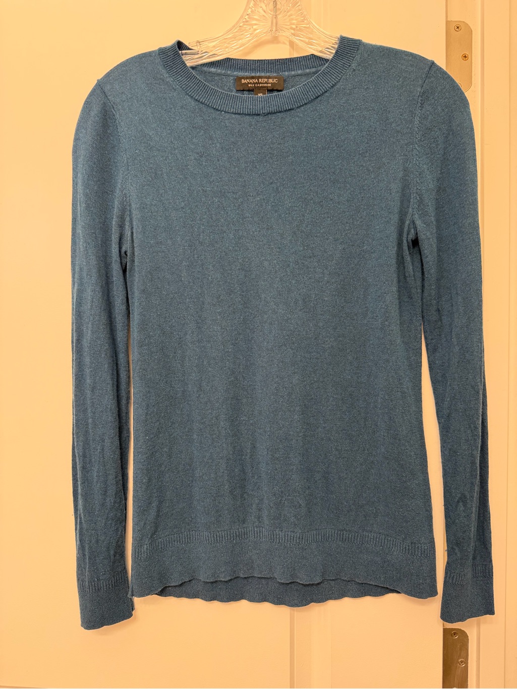 Banana Republic Long Sleeve Silk Cashmere Crewneck Sweater